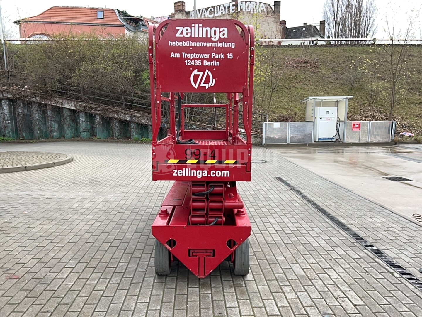 MEC 2633ES S099-04  - - Used Scissor Lift
