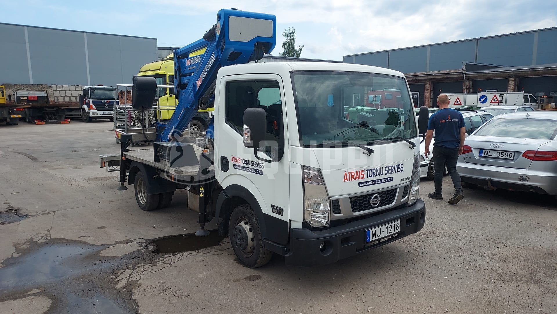 Isoli PNT220NLX on Nissan NT400 - - Used Truck-Mounted Boom Lift