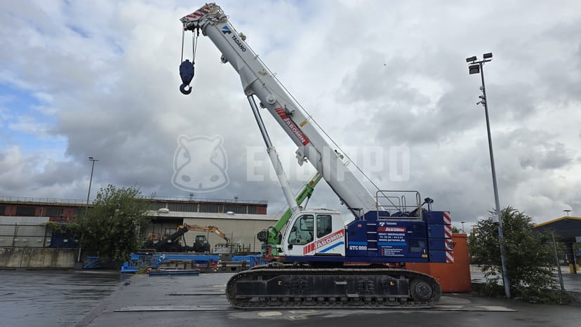 Picture of the Tadano GTC-800 Mantis