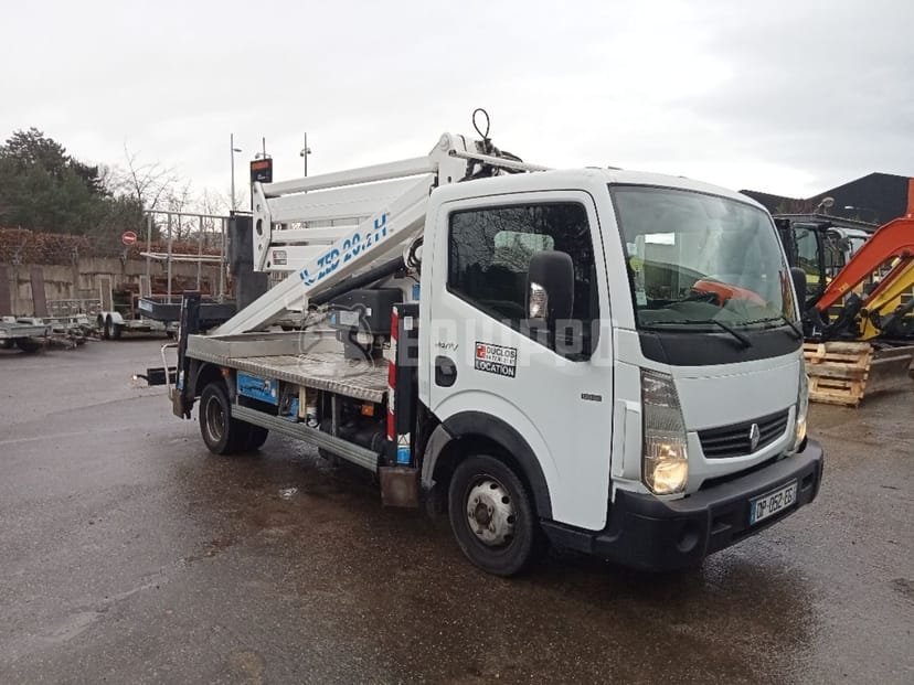Picture of the CTE ZED 20.2 H on Renault 120 DXI Maxity