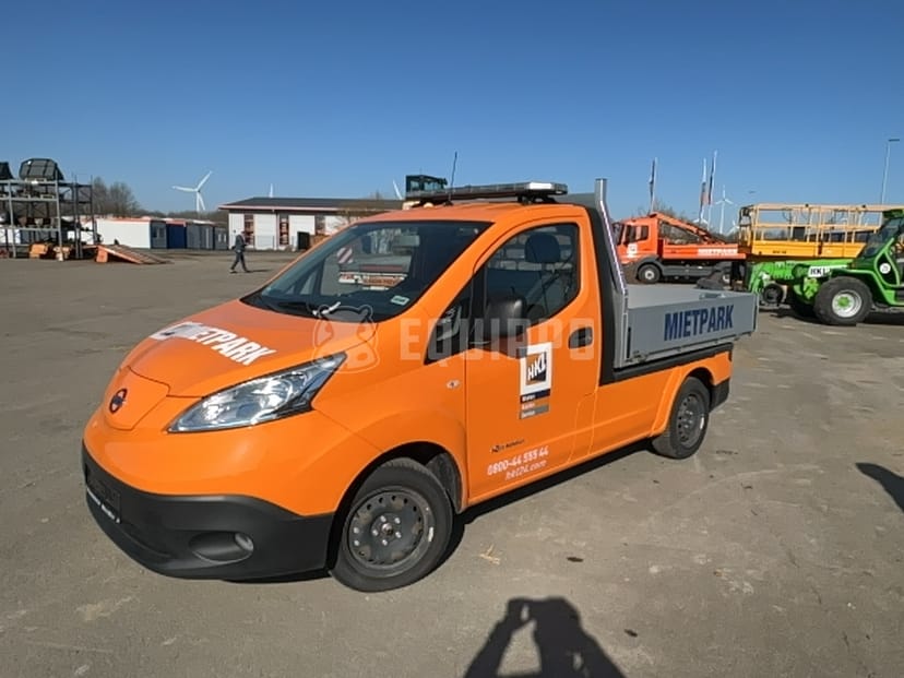 Picture of the Nissan eNV200 Electric Tipper