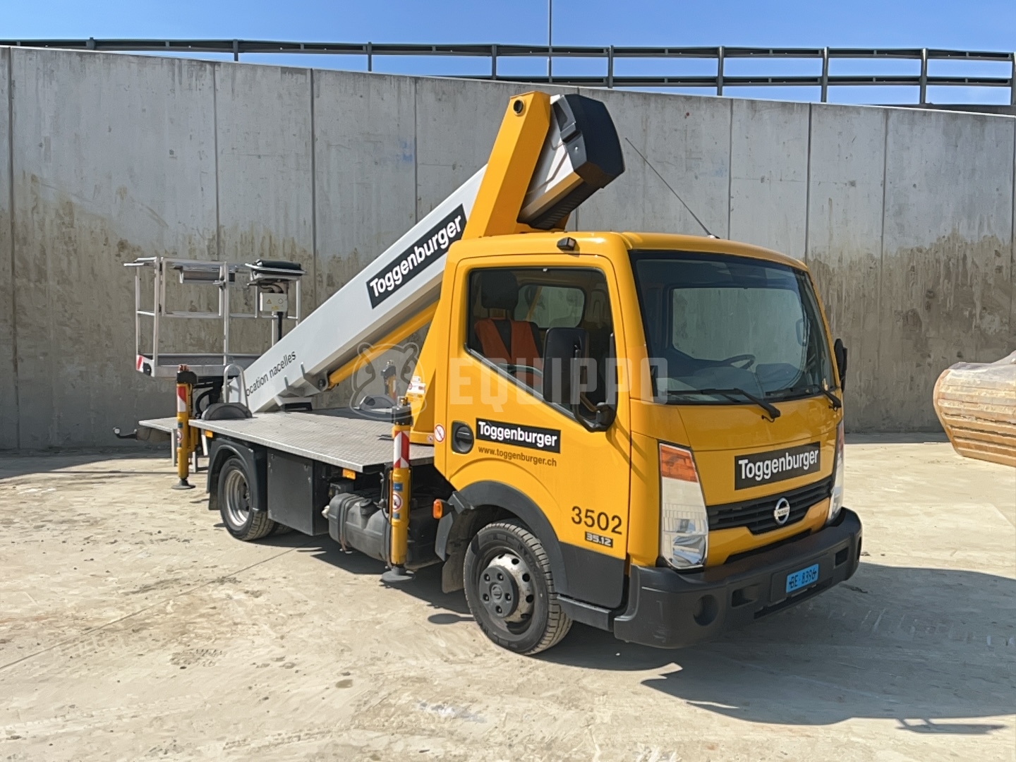 Palfinger P260B (26m) on Nissan 3.5 ton - - Used Truck-Mounted Boom Lift