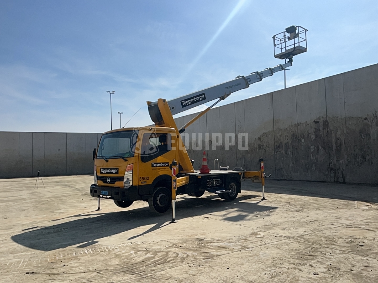 Palfinger P260B (26m) on Nissan 3.5 ton - - Used Truck-Mounted Boom Lift