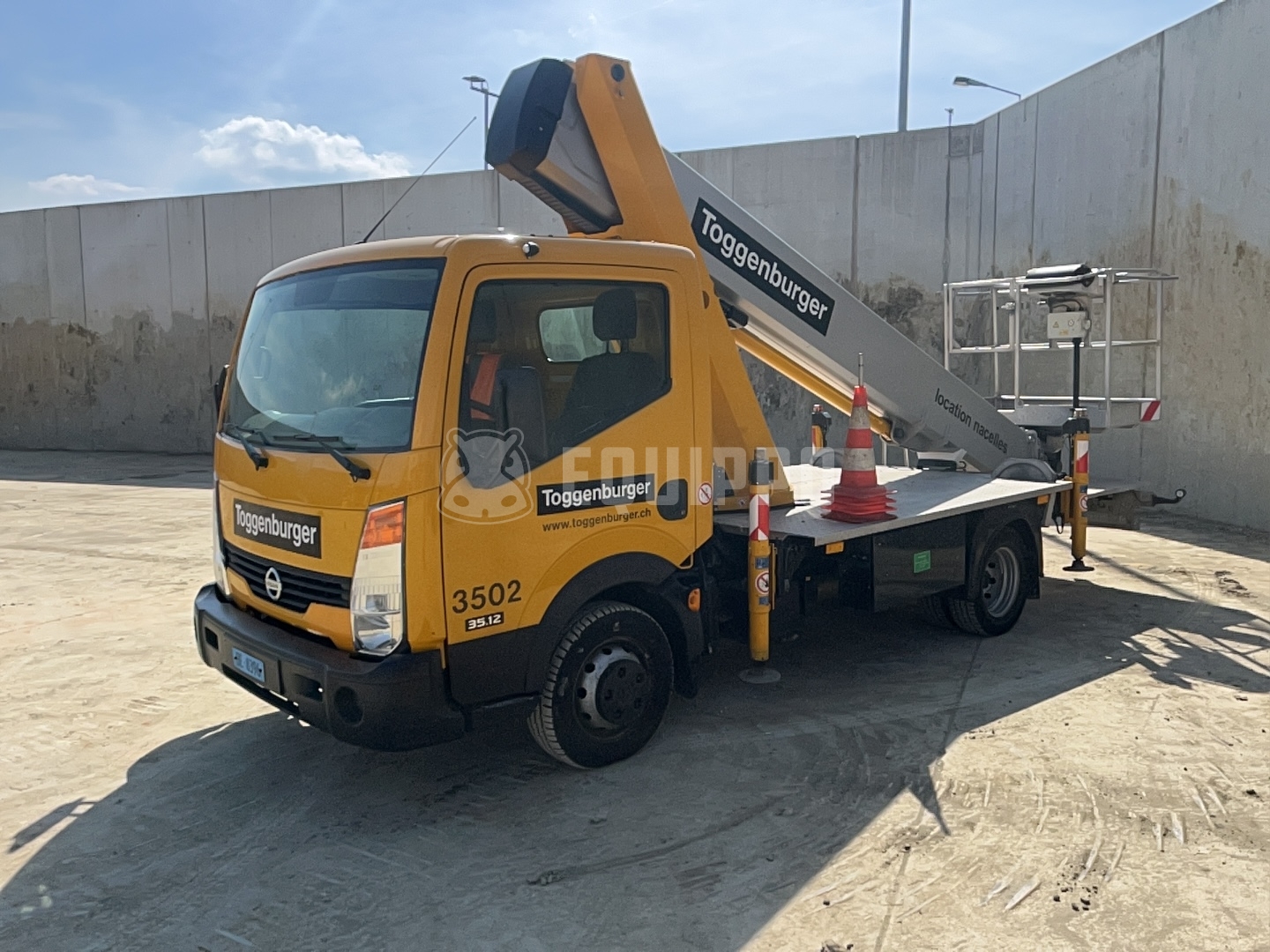 Palfinger P260B (26m) on Nissan 3.5 ton - - Used Truck-Mounted Boom Lift