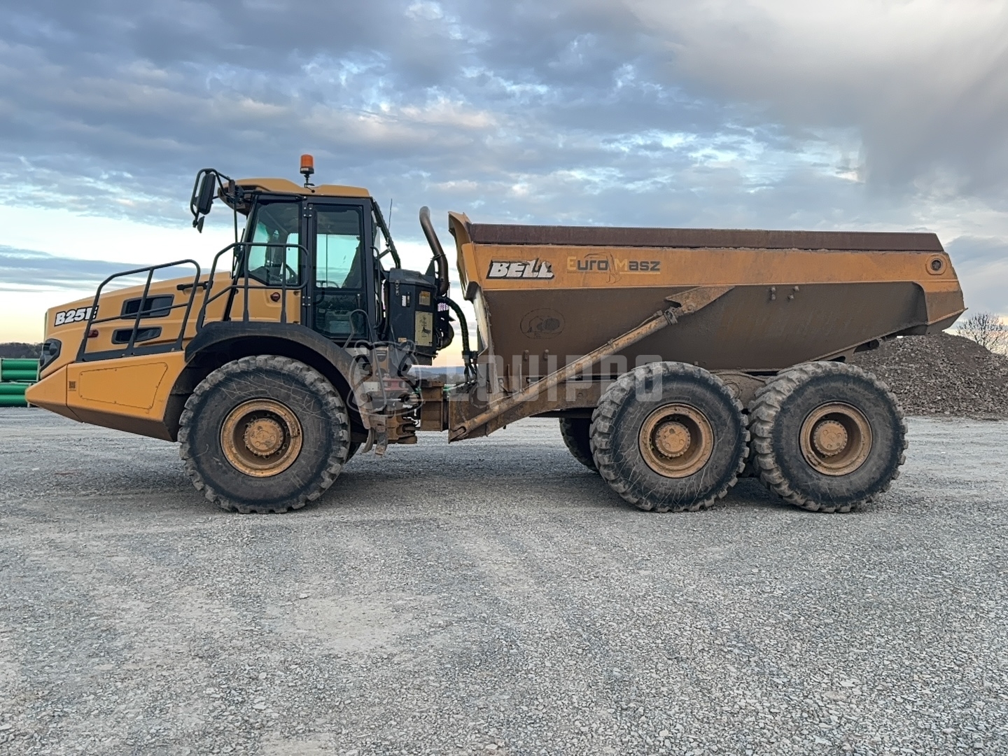 Bell B25E 6x6 - - Used Articulated Dump Truck