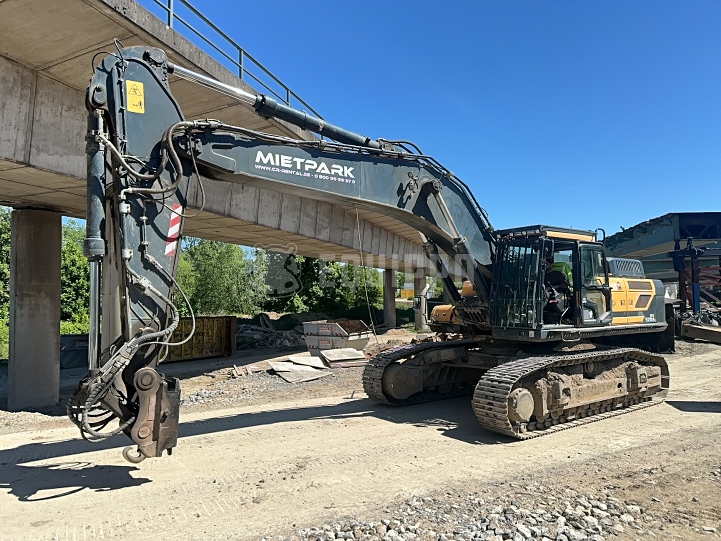 Hyundai HX520AL  - - Used Tracked Excavator