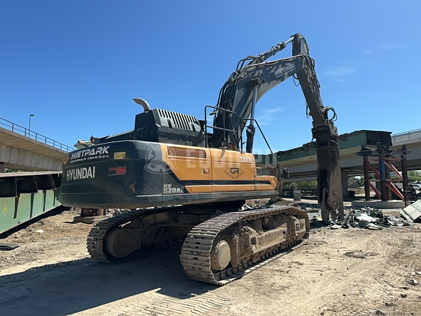 Hyundai HX520AL  - - Used Tracked Excavator