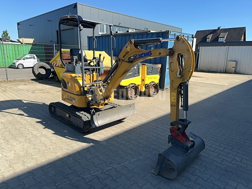 Picture of the XCMG XE18E