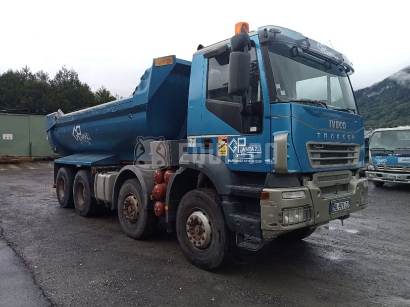 Picture of the Iveco Trakker AD410T44 8×4