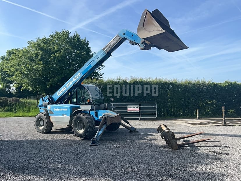 Picture of the Terexlift GTH 4010 with bucket and forks
