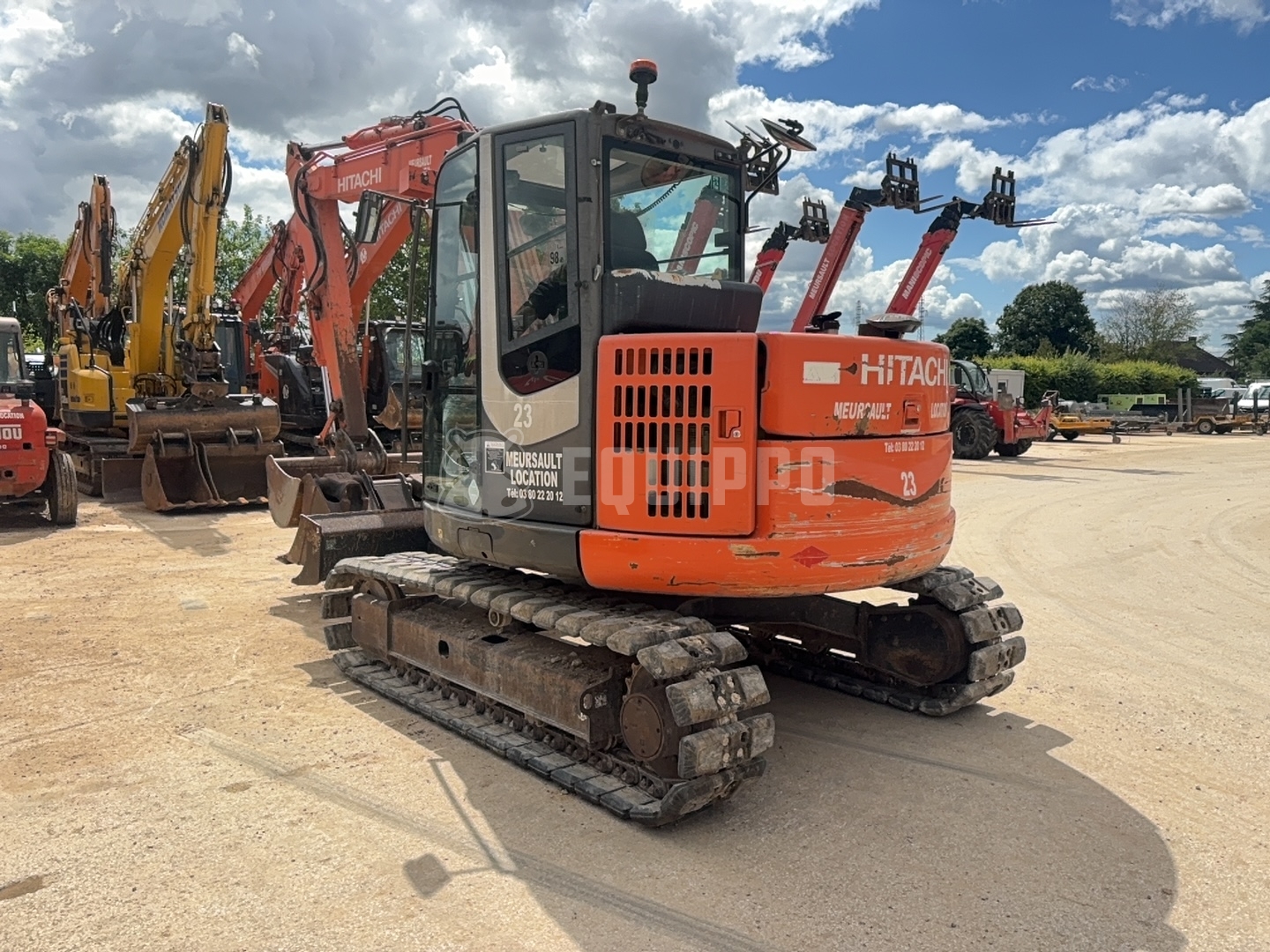 Hitachi ZX85USBLC-3 with 3 excavator buckets - - Used Midi Excavator 7t - 12t