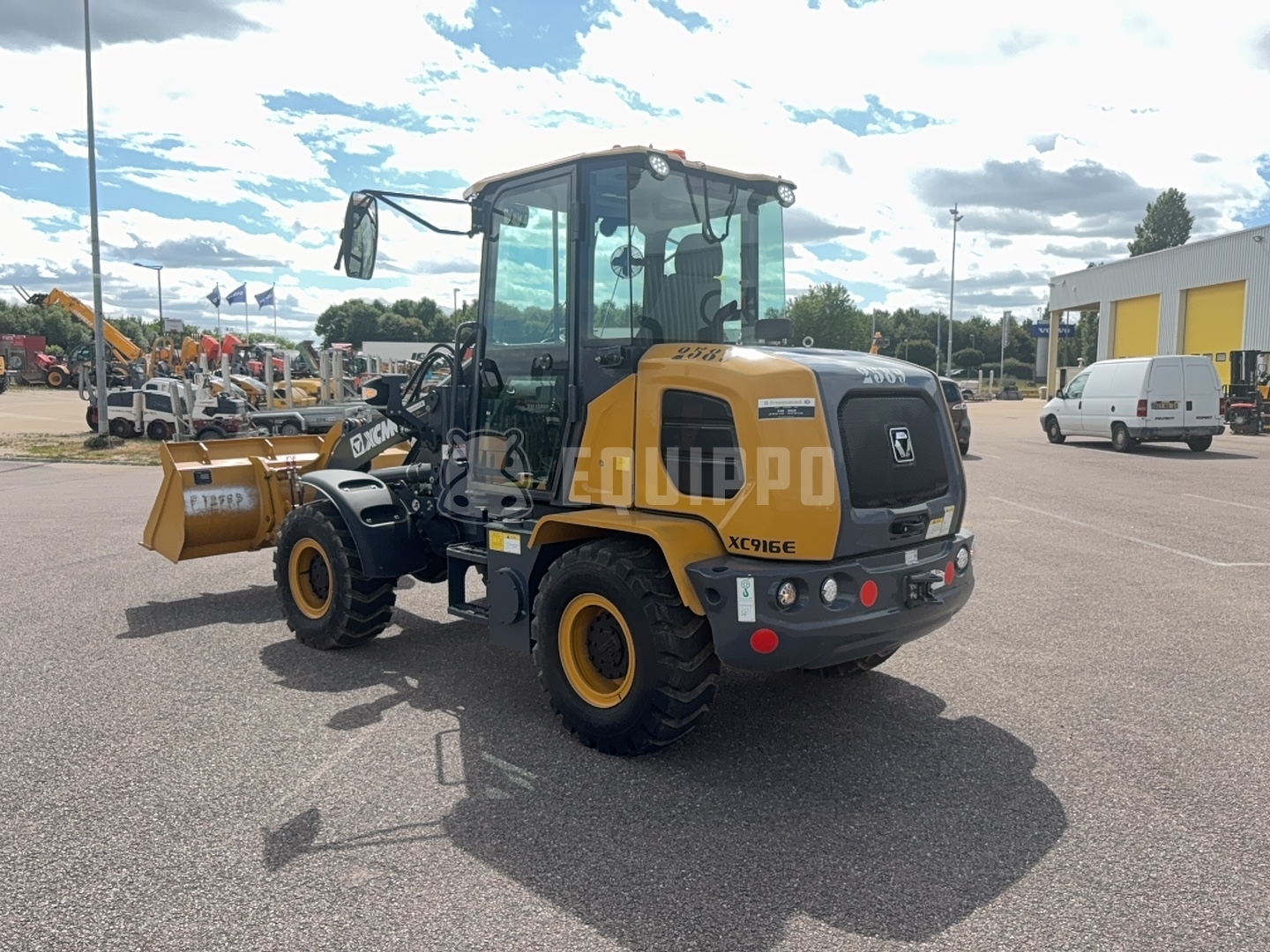 XCMG XC916E with bucket and forks - - Used Wheel Loader