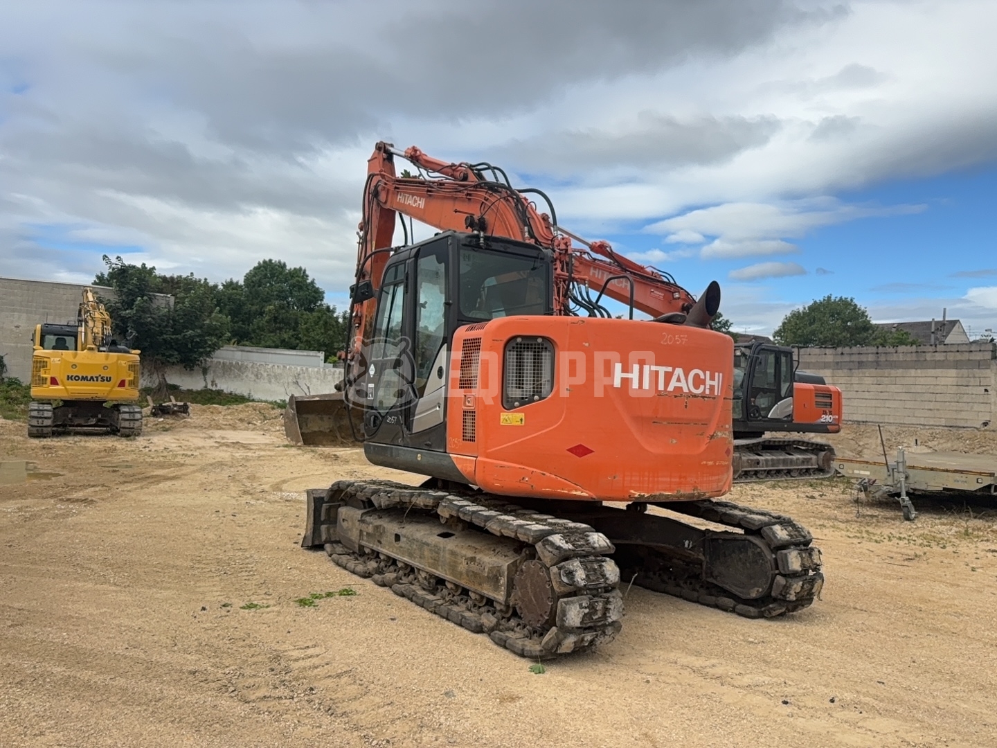 Hitachi ZX135US-5B  - - Used Tracked Excavator