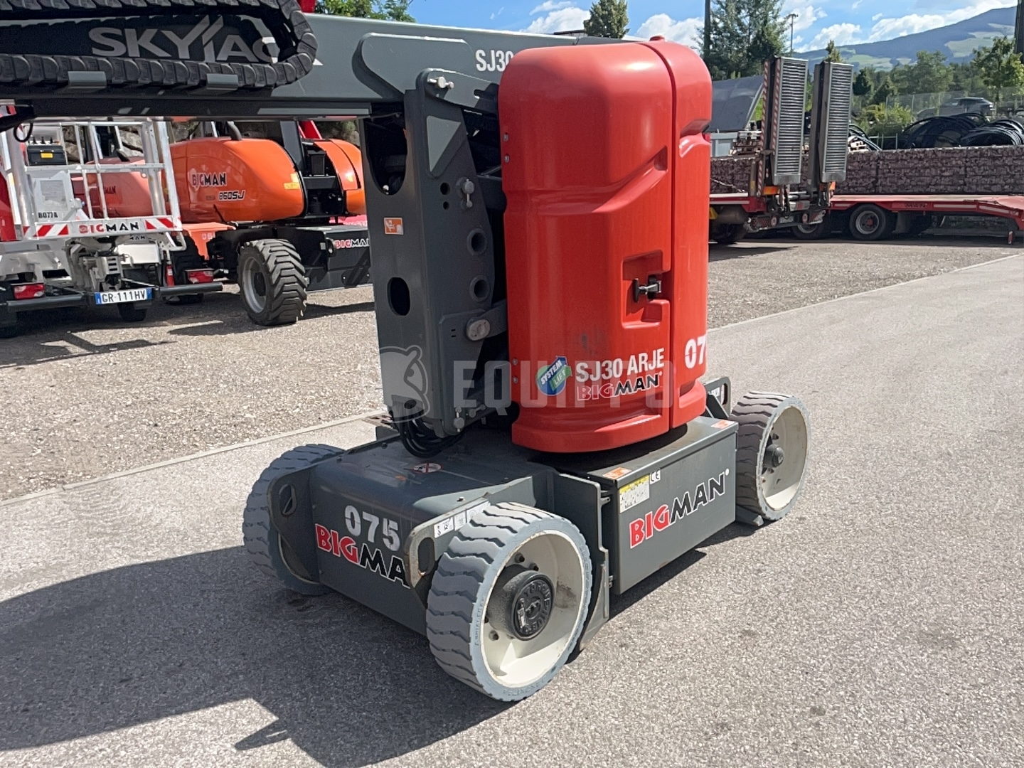Skyjack SJ30AJ  - - Used Articulated Boom Lift