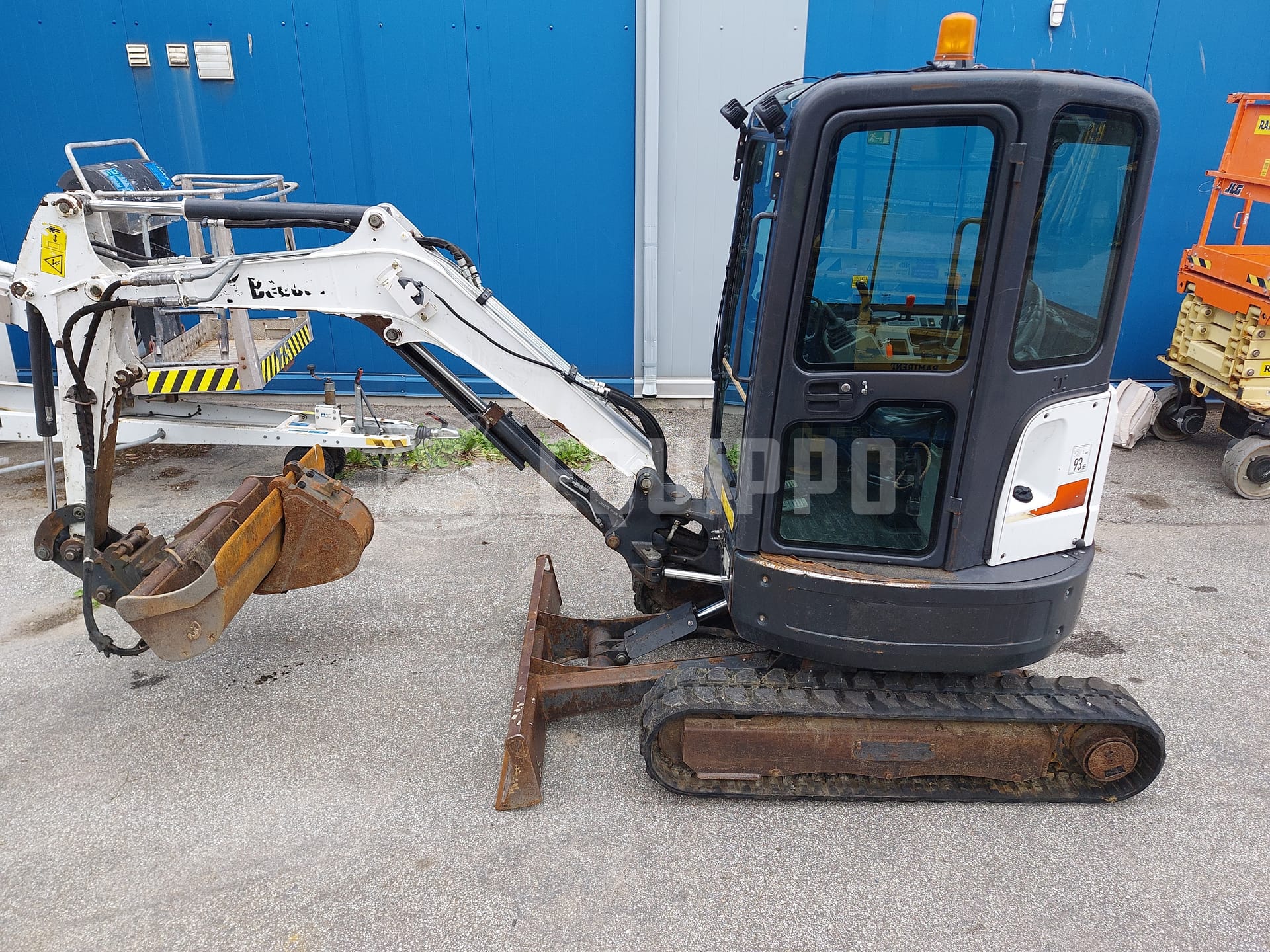 Bobcat E25  - - Used Mini Excavator  < 7t