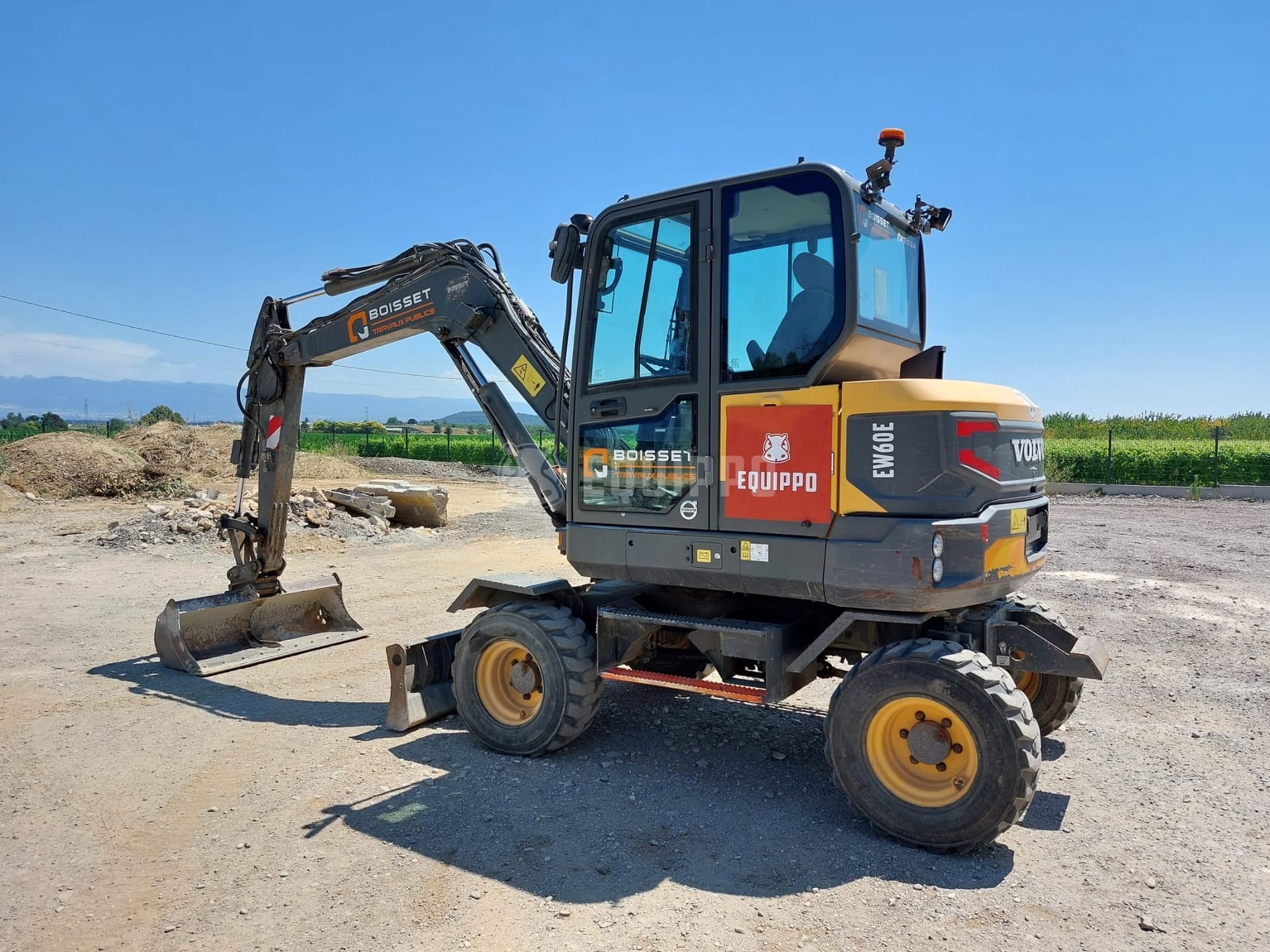 Volvo EW60E with 5 buckets - - Used Wheeled Excavator