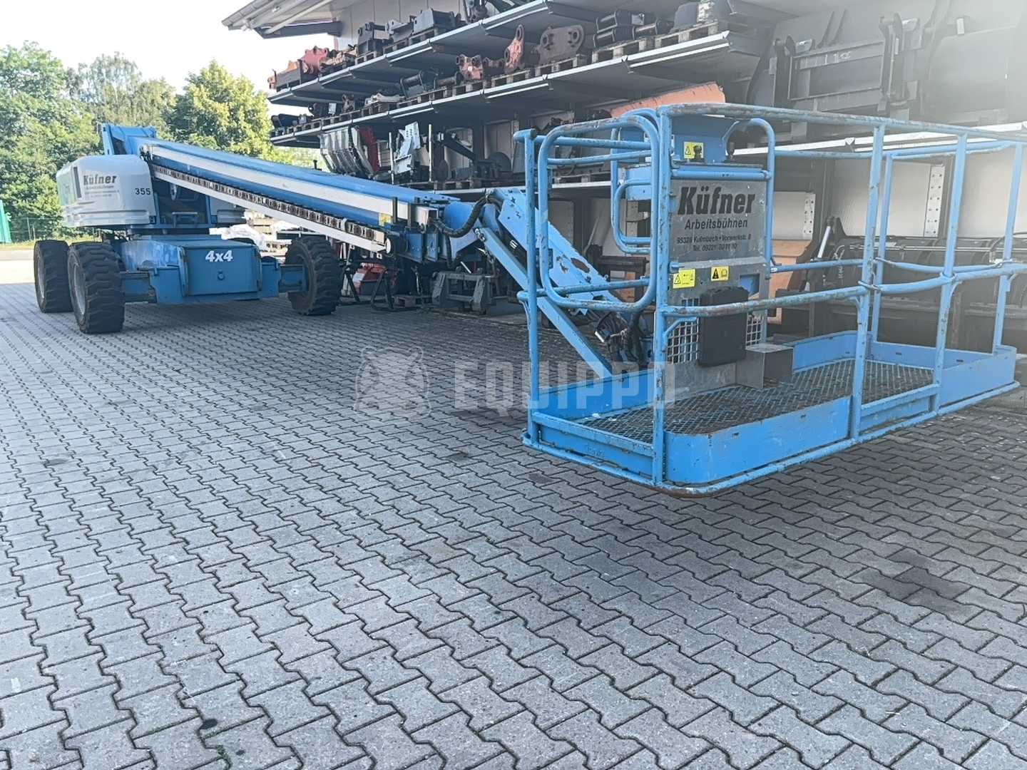 Genie S-85 - - Used Articulated Boom Lift