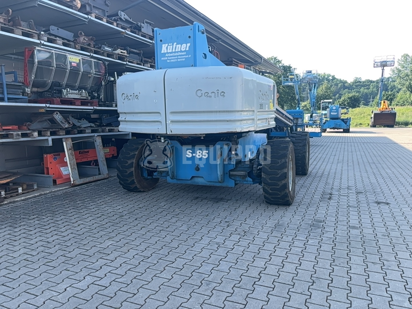 Genie S-85 - - Used Articulated Boom Lift
