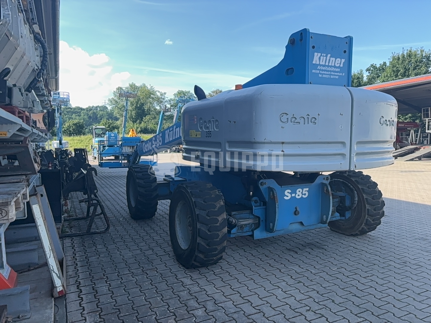 Genie S-85 - - Used Articulated Boom Lift