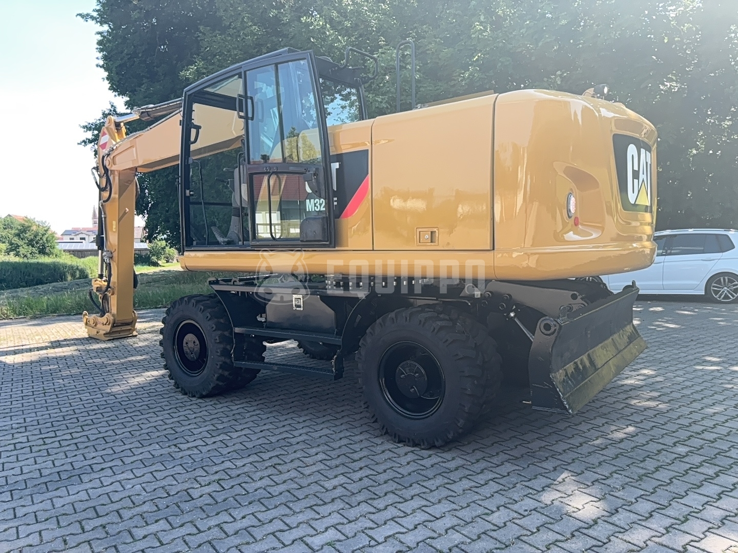 Caterpillar M320F  - - Used Wheeled Excavator