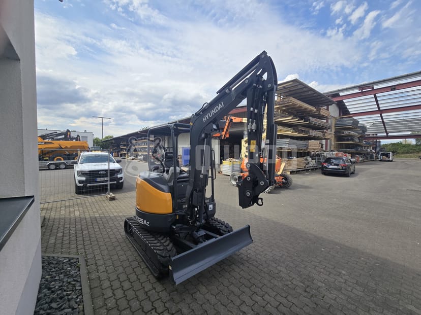 Picture of the Hyundai HX25AZ