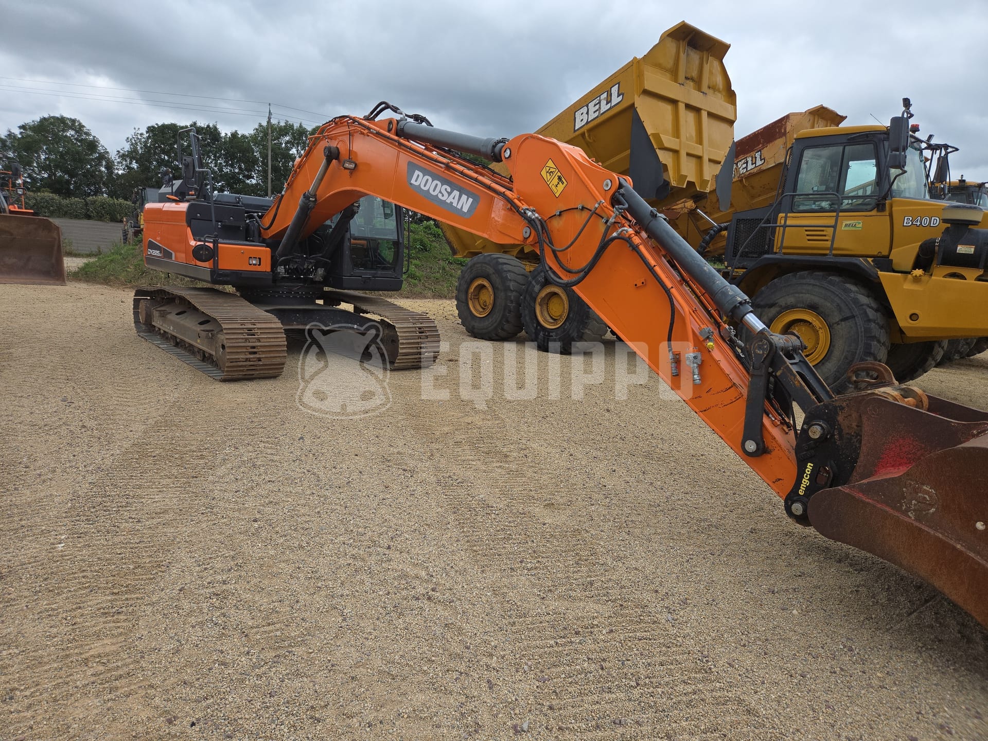 Doosan DX225LC-5  - - Used Tracked Excavator