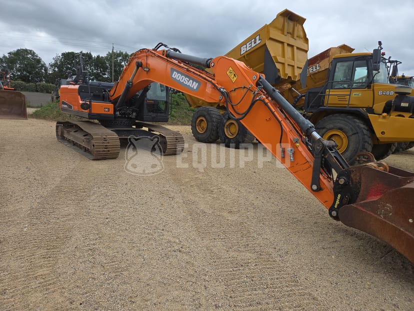 Picture of the Doosan DX225LC-5