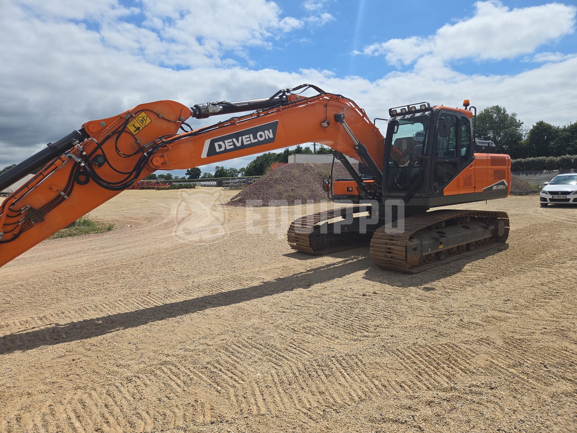 Doosan DX225LC-5 - - Used Tracked Excavator