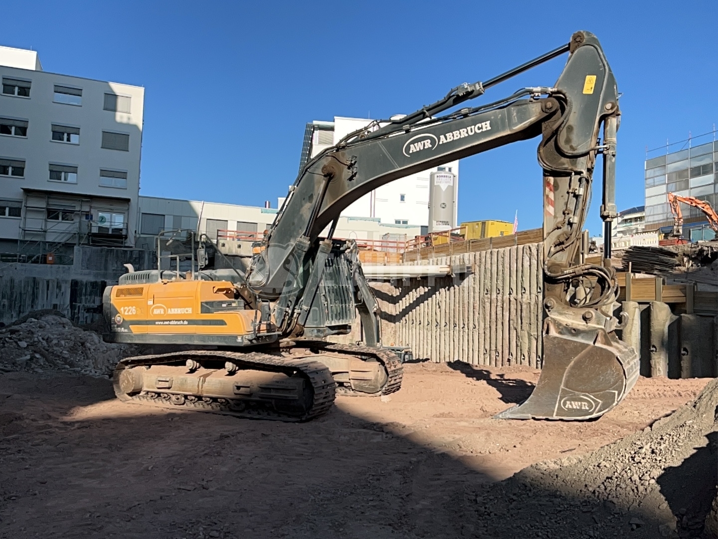 Hyundai HX300ANL  - - Used Tracked Excavator