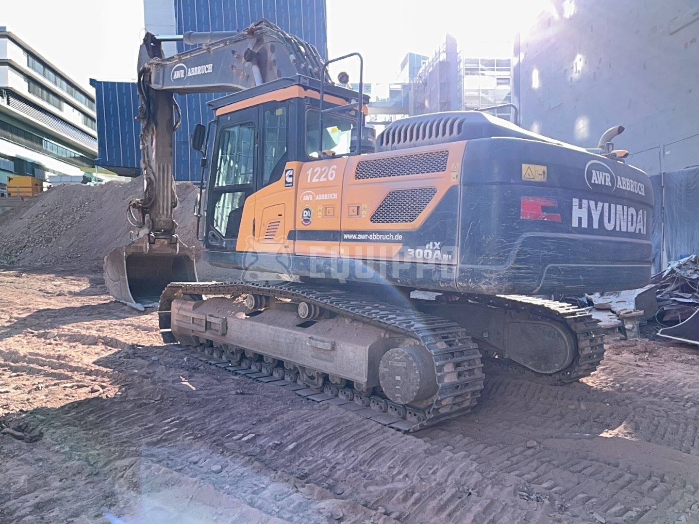 Hyundai HX300ANL  - - Used Tracked Excavator