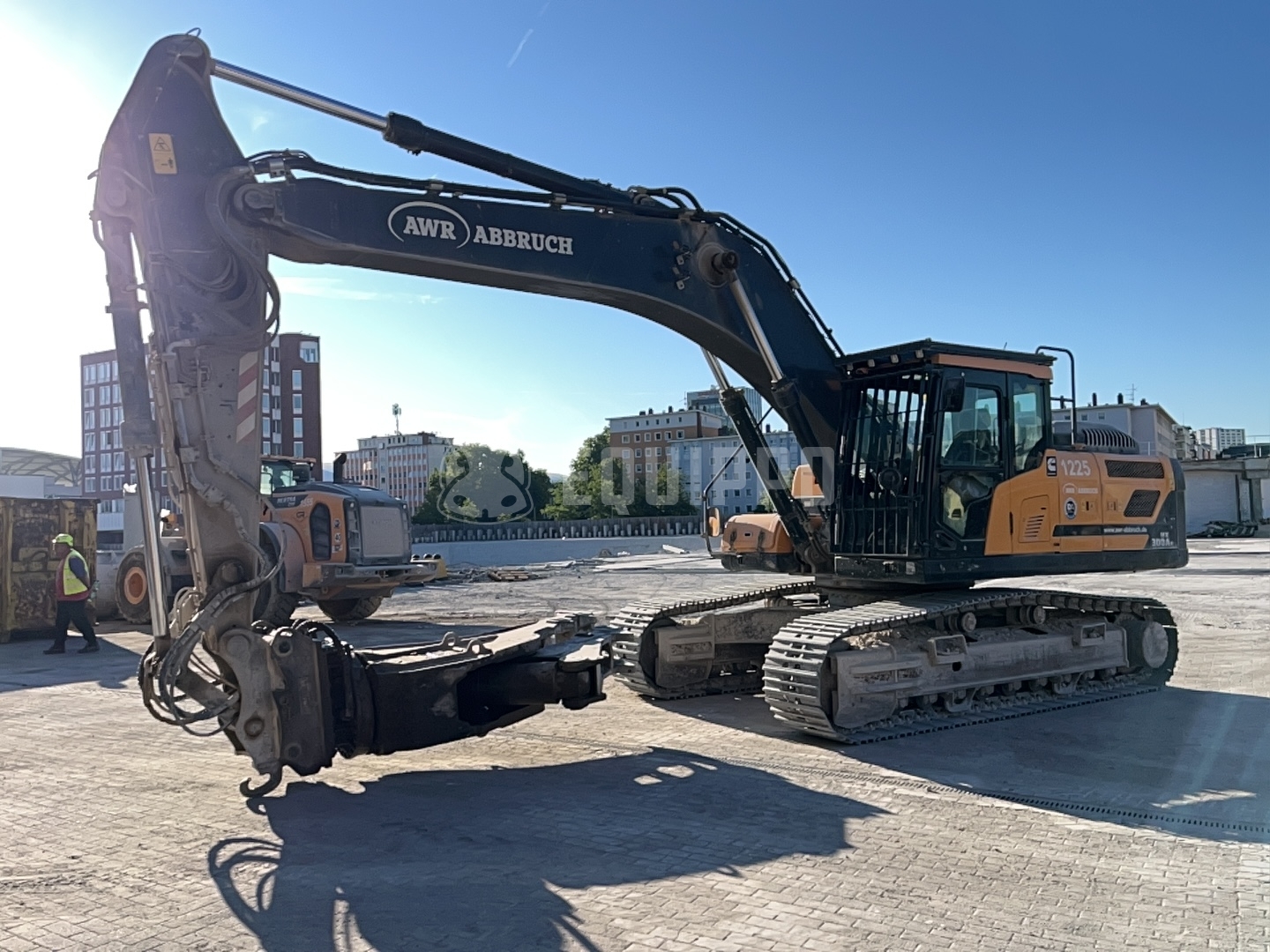 Hyundai HX300ANL  - - Used Tracked Excavator