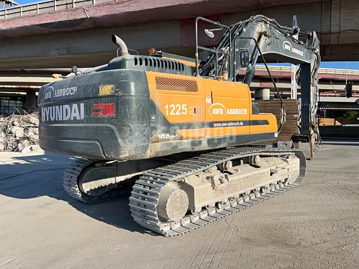 Hyundai HX300ANL  - - Used Tracked Excavator