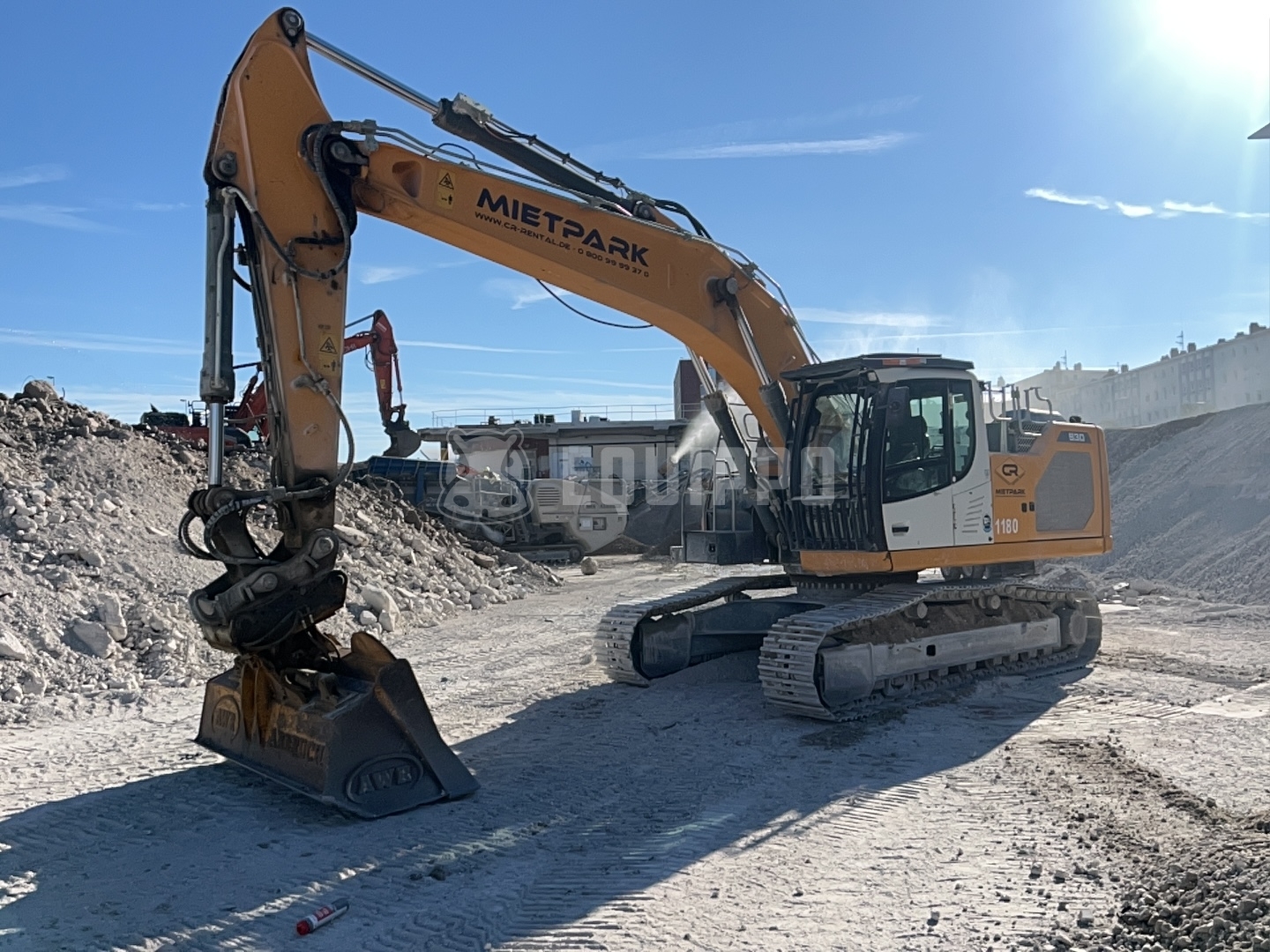 Liebherr R 930 NLC  - - Used Tracked Excavator
