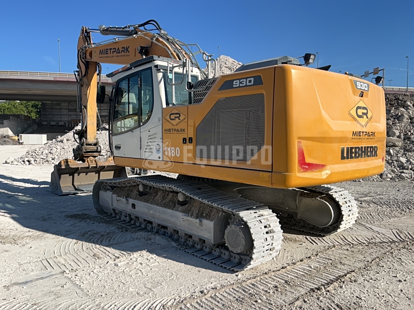 Liebherr R 930 NLC  - - Used Tracked Excavator