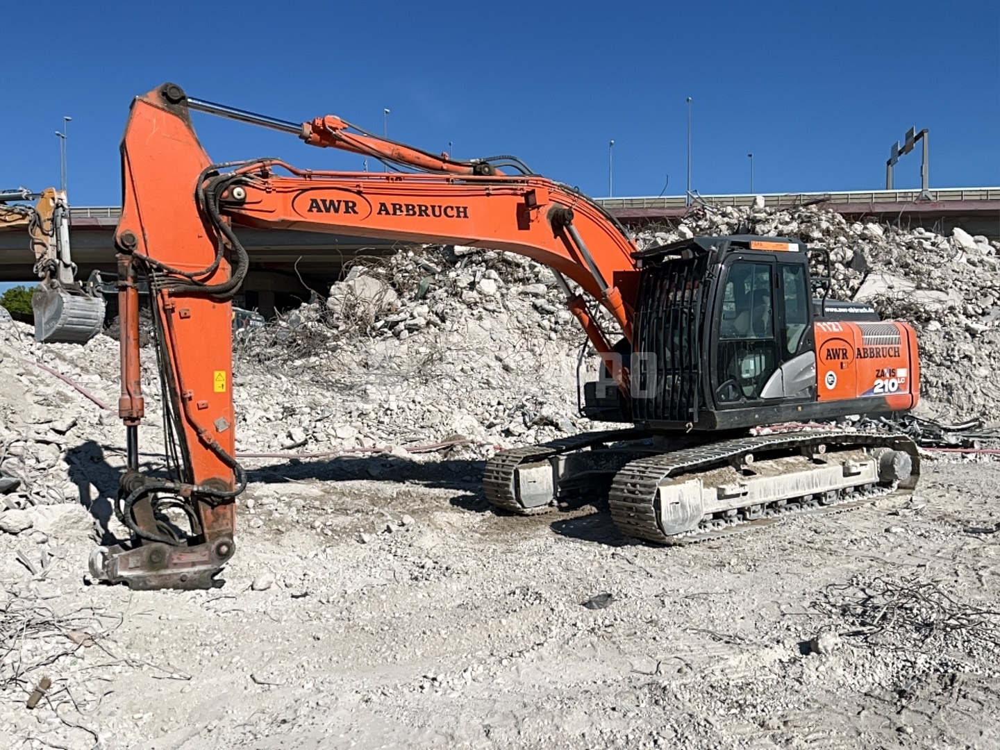 Hitachi ZX210LC-6  - - Used Tracked Excavator