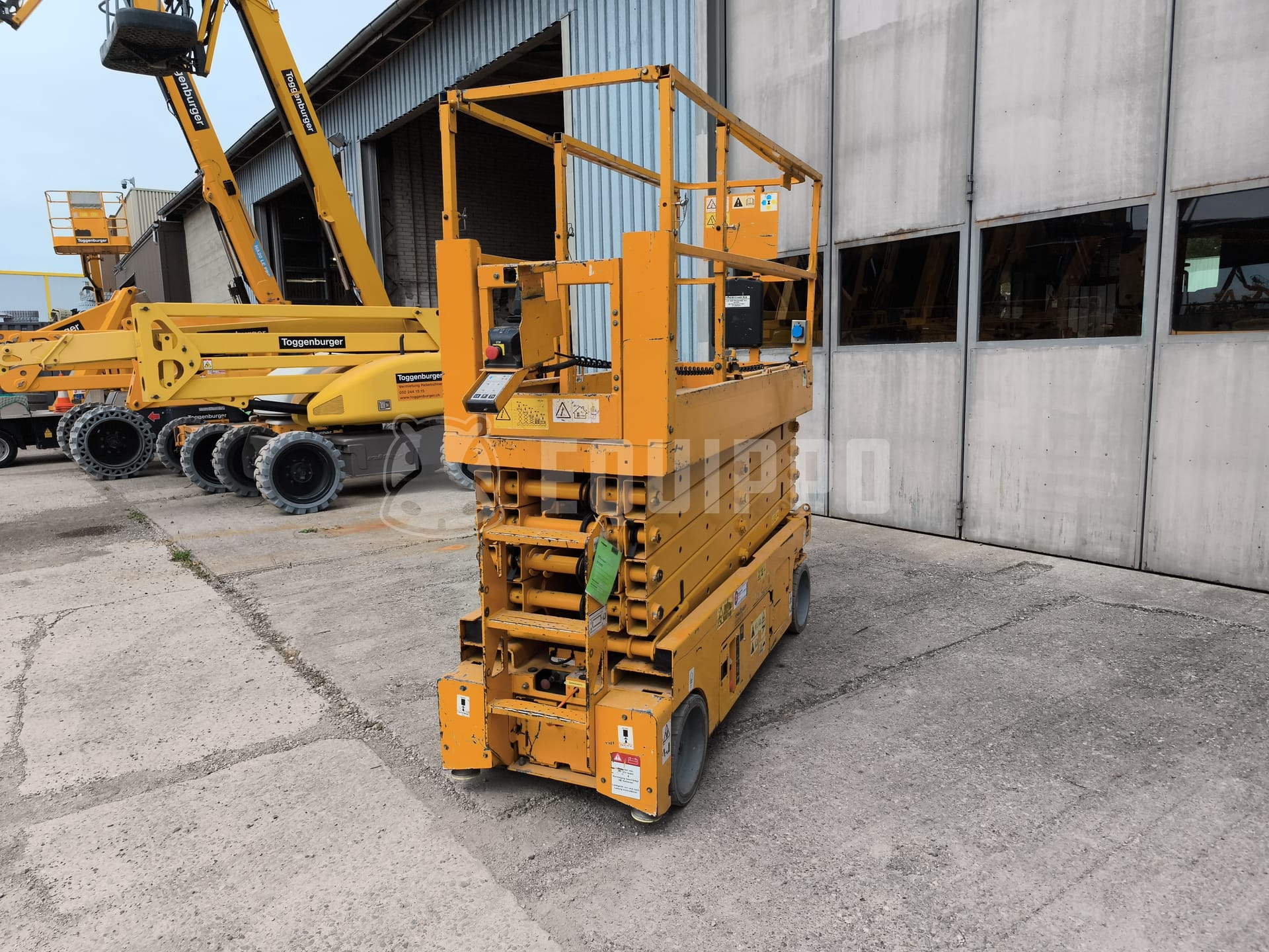 Genie GS-3232  - - Used Scissor Lift